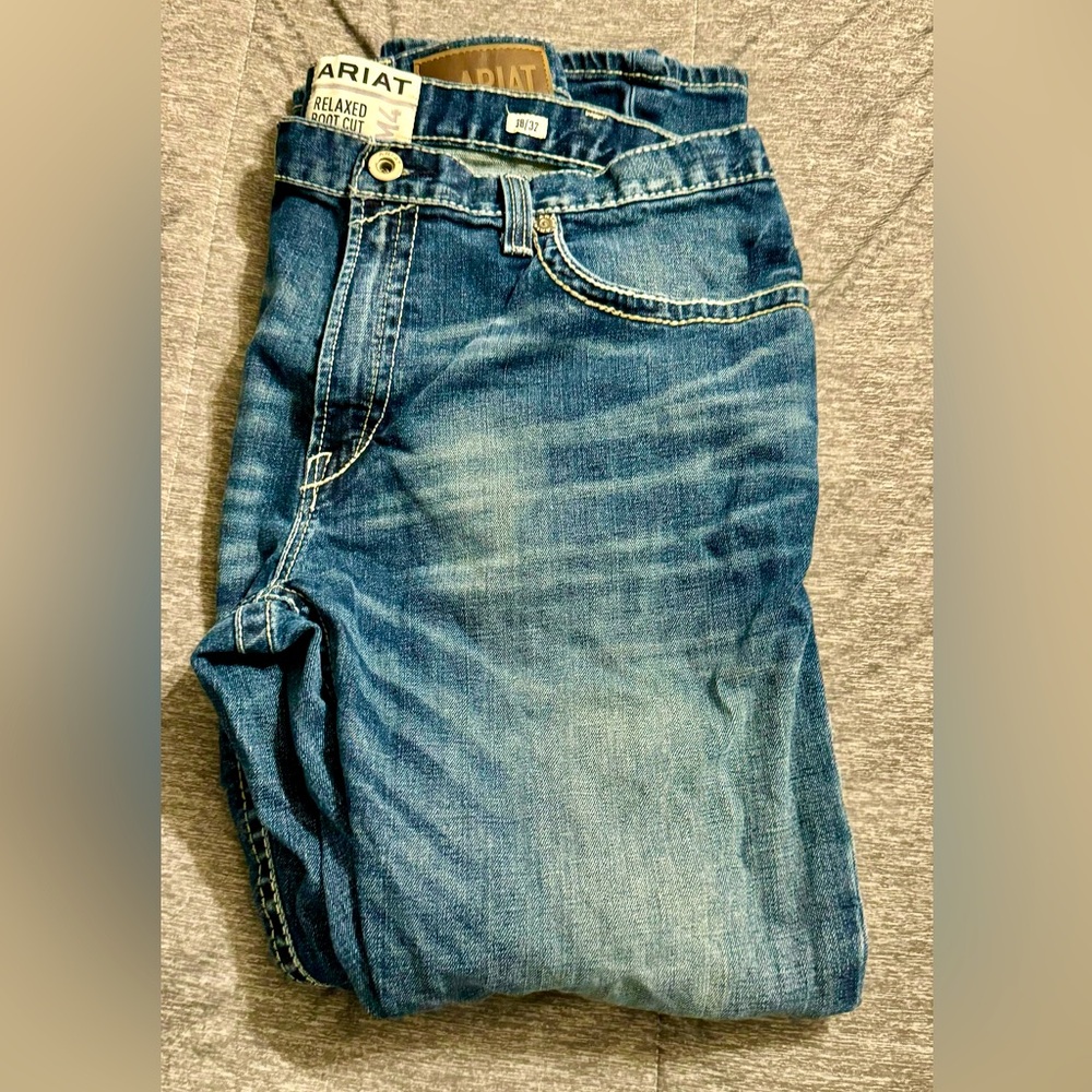 Ariat 38 x 32 Relaxed boot cut